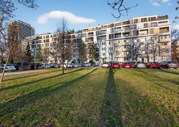 REZERVOVANÉ - Na predaj 2 izbový byt vo vyhľadávanej lokalite na Rumančekovej ulici v Bratislave-Ružinov