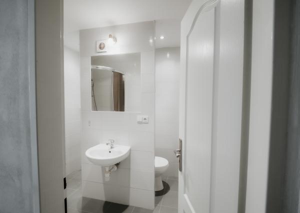 Exkluzívne ponúkame na PRENÁJOM 1 izbový byt na ulici Komenského 16, v Bardejove.