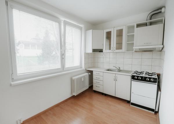 Exkluzívne ponúkame na PRENÁJOM 1 izbový byt na ulici Komenského 16, v Bardejove.