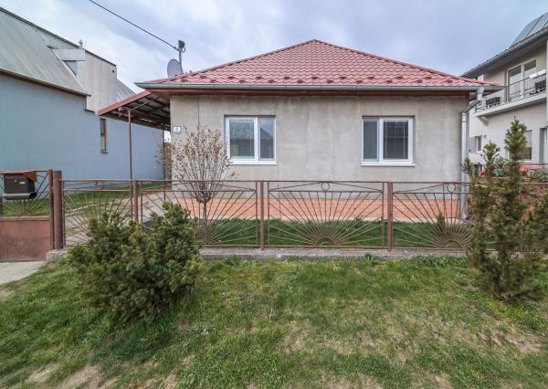 Na predaj tehlový • 4i RD v slepej ulici • Valaliky