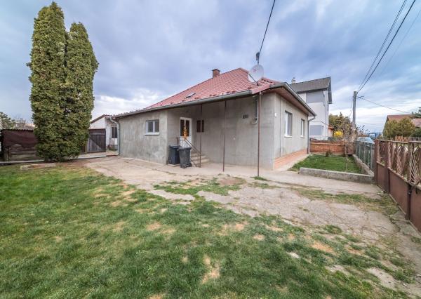 Na predaj tehlový • 4i RD v slepej ulici • Valaliky