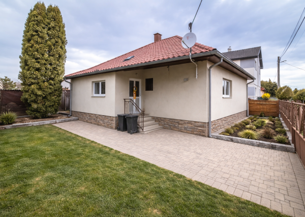 Na predaj tehlový • 4i RD v slepej ulici • Valaliky