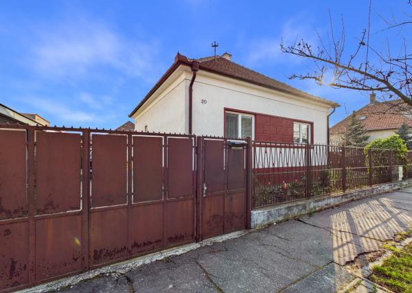 Rodinný dom s investičným potenciálom, 507 m² pozemok, Ružinov – Prievoz (Farebná ulica)