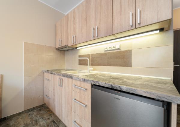 Na predaj štýlová, kompletne zrekonštruovaná garsónka – ideálna investícia aj štartovacie bývanie