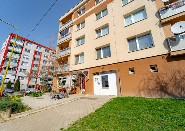 Na predaj štýlová, kompletne zrekonštruovaná garsónka – ideálna investícia aj štartovacie bývanie