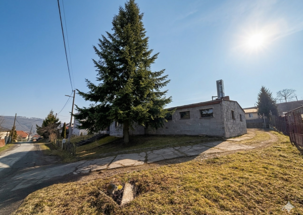 Priemyselný areál s potenciálom v Hanušovciach nad Topľou na predaj