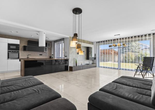 Na predaj moderný rodinný dom, ponúkajúci komfortné a nadštandardné  bývanie