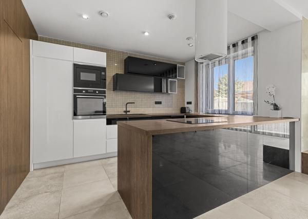 Na predaj moderný rodinný dom, ponúkajúci komfortné a nadštandardné  bývanie