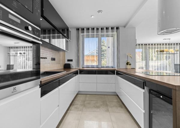 Na predaj moderný rodinný dom, ponúkajúci komfortné a nadštandardné  bývanie