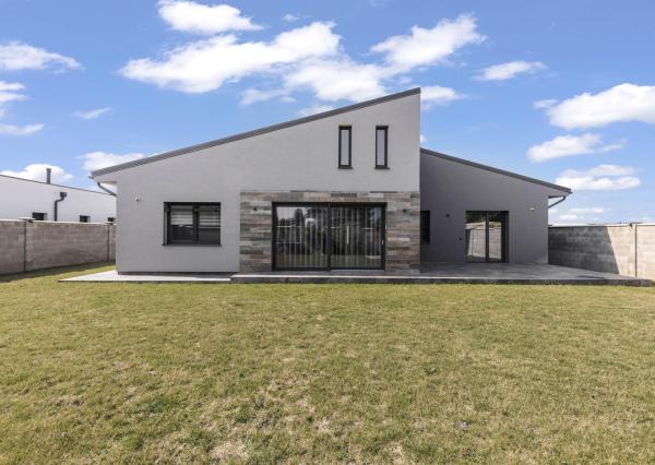 Na predaj moderný rodinný dom, ponúkajúci komfortné a nadštandardné  bývanie