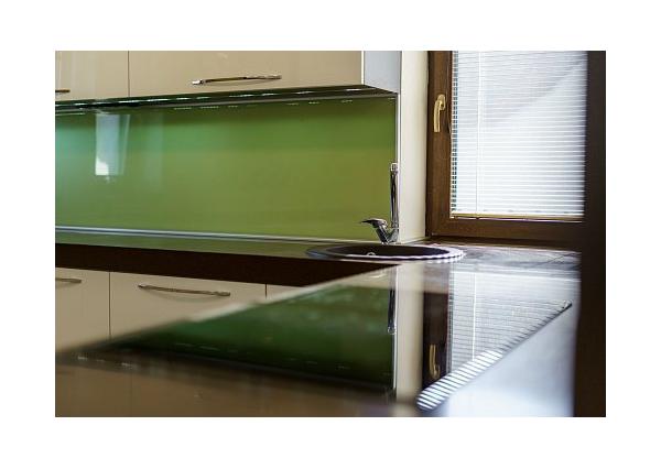 Na prenájom krásny 6-izbový rodinný dom v meste Vrbové, s priestranným  pozemkom 2167 m2, Piešťany