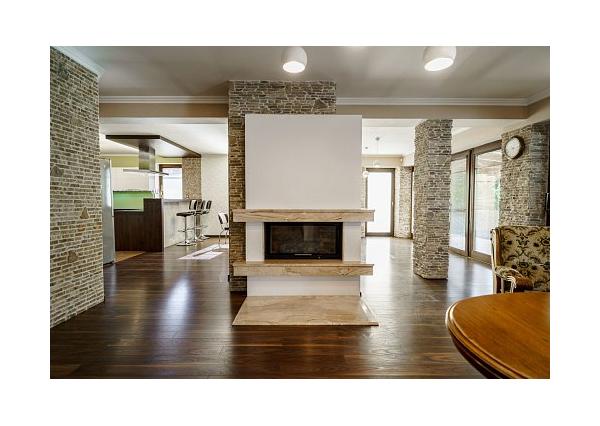 Na prenájom krásny 6-izbový rodinný dom v meste Vrbové, s priestranným  pozemkom 2167 m2, Piešťany