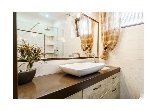 Na prenájom krásny 6-izbový rodinný dom v meste Vrbové, s priestranným  pozemkom 2167 m2, Piešťany