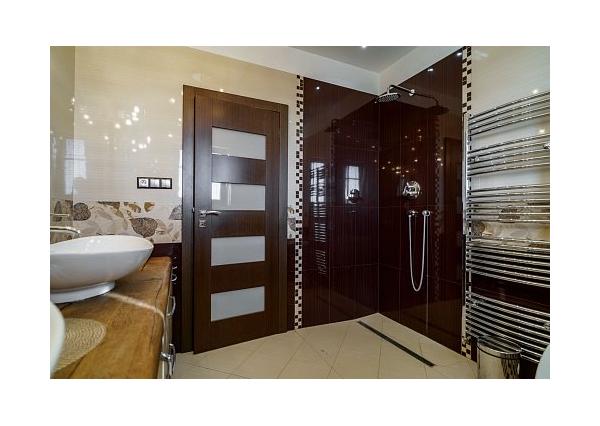 Na prenájom krásny 6-izbový rodinný dom v meste Vrbové, s priestranným  pozemkom 2167 m2, Piešťany