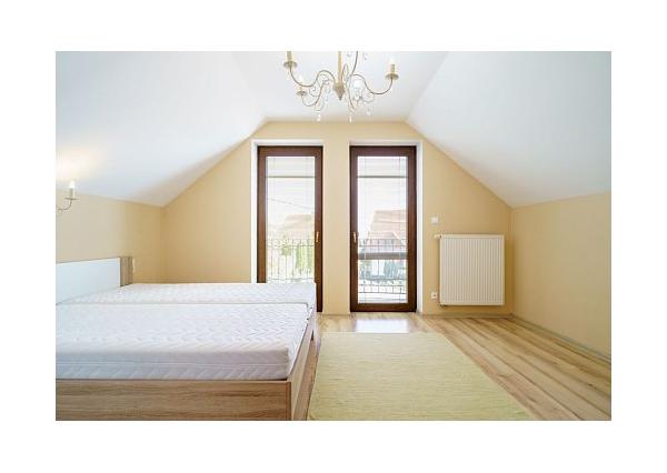 Na prenájom krásny 6-izbový rodinný dom v meste Vrbové, s priestranným  pozemkom 2167 m2, Piešťany