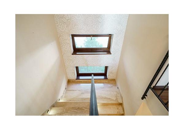 Na prenájom krásny 6-izbový rodinný dom v meste Vrbové, s priestranným  pozemkom 2167 m2, Piešťany