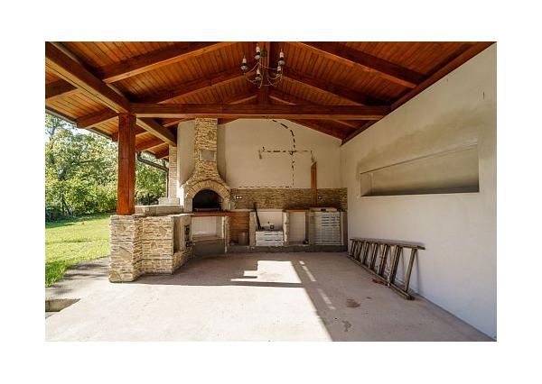 Na prenájom krásny 6-izbový rodinný dom v meste Vrbové, s priestranným  pozemkom 2167 m2, Piešťany