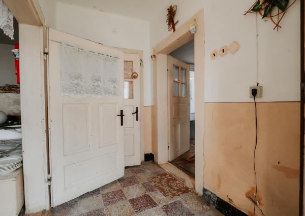 Na predaj: Starší rodinný dom s dušou v obci Rokytov