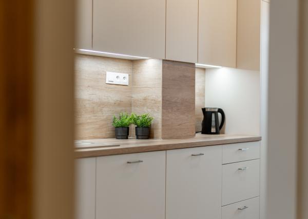 NA PREDAJ 3-izbový byt 74 m2 po kompletnej rekonštrukcií s loggiou, ul. Gessayova