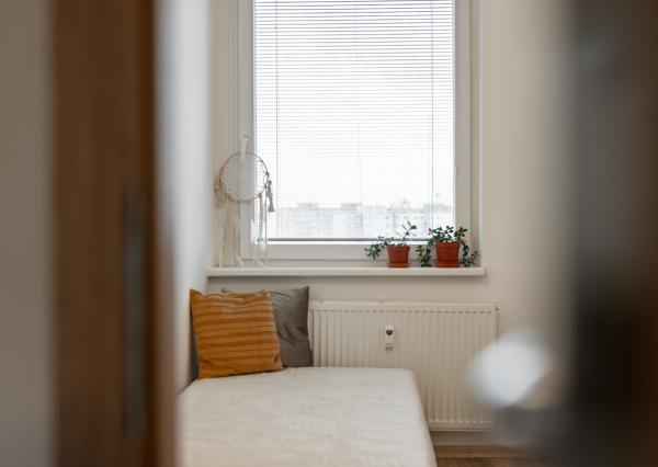 NA PREDAJ 3-izbový byt 74 m2 po kompletnej rekonštrukcií s loggiou, ul. Gessayova