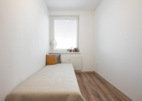 NA PREDAJ 3-izbový byt 74 m2 po kompletnej rekonštrukcií s loggiou, ul. Gessayova