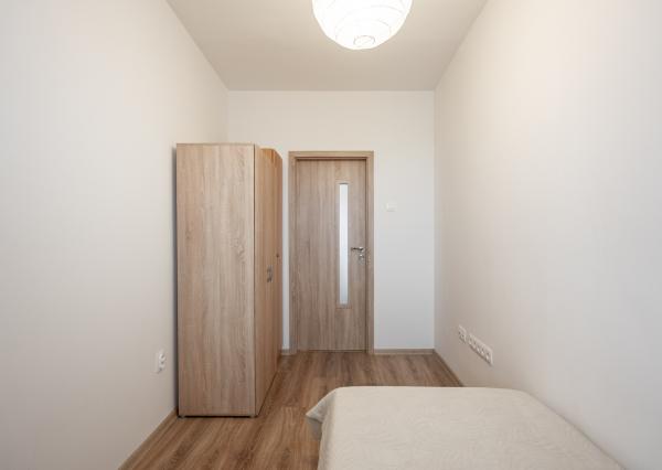 NA PREDAJ 3-izbový byt 74 m2 po kompletnej rekonštrukcií s loggiou, ul. Gessayova