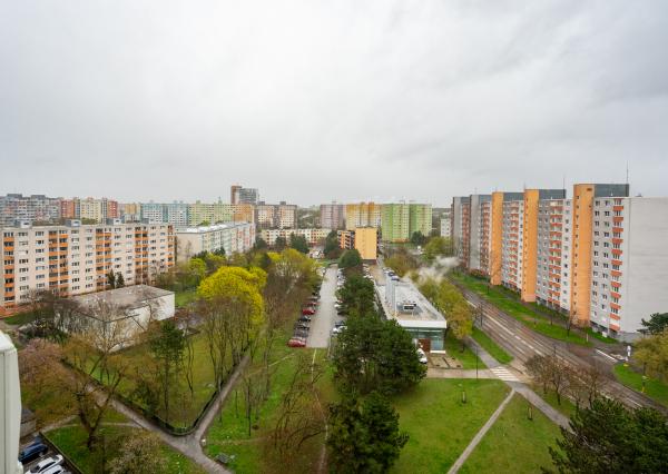 NA PREDAJ 3-izbový byt 74 m2 po kompletnej rekonštrukcií s loggiou, ul. Gessayova