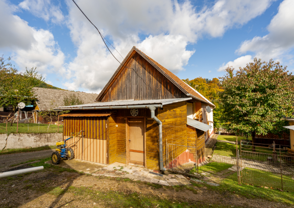 Predaj čarovnej chalupy v obci Petrova Lehota, Trenčín