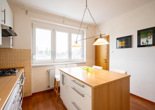 Prenájom, krásny 2-izbový byt v centre Piešťan, Kollárova ulica, 77 m2