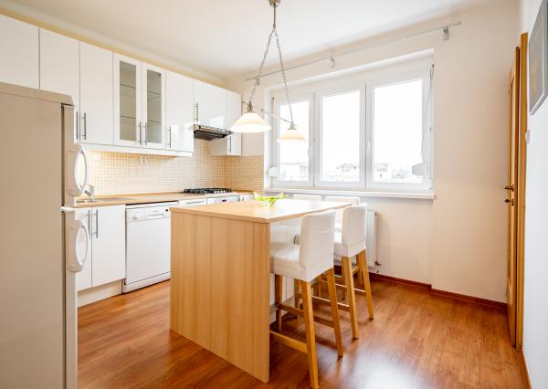 Prenájom, krásny 2-izbový byt v centre Piešťan, Kollárova ulica, 77 m2