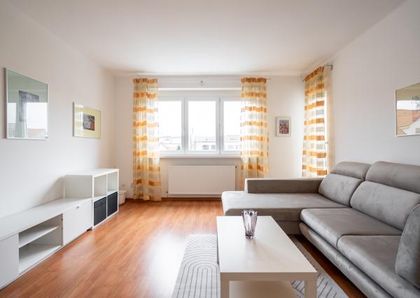 Prenájom, krásny 2-izbový byt v centre Piešťan, Kollárova ulica, 77 m2