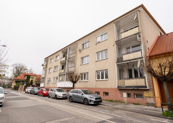 Prenájom, krásny 2-izbový byt v centre Piešťan, Kollárova ulica, 77 m2