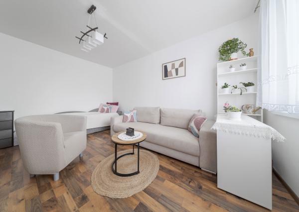 Priestranný 1i byt na predaj  • Ostravská ulica • Juh Železníky •