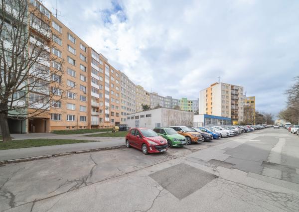 Priestranný 1i byt na predaj  • Ostravská ulica • Juh Železníky •