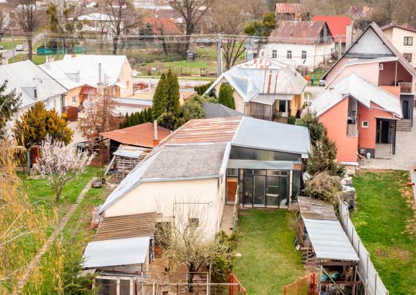 Predaj rodinného domu s pneuservisom – výborná investičná príležitosť