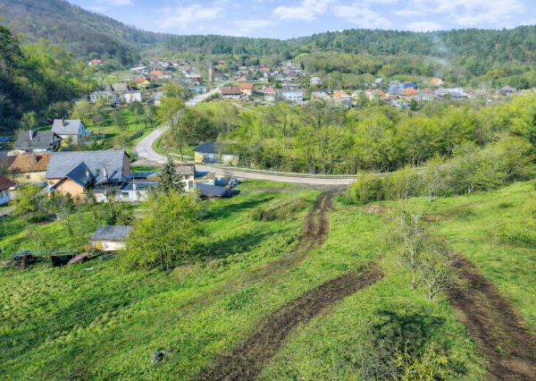 Predaj stavebného pozemku vo Višňovom, 826 m2