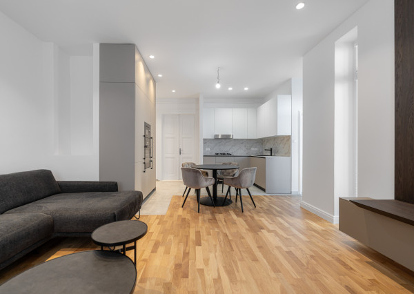 Tehlový 3 izbový byt 92 m2 po novej kompletnej rekonštrukcii s balkónom v centre mesta na ul. Palackého v Košiciach.