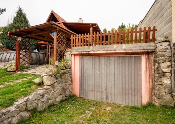 REKREAČNÁ CHATA V SRDCI MALÝCH KARPÁT – PEZINOK, LEITNÉ