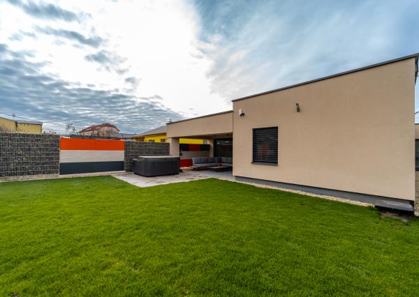 REZERVOVANÉ- Nadštandardný bungalov s pozemkom 660 m2 v obci Sady nad Torysou - Byster len 5km od mesta Košice