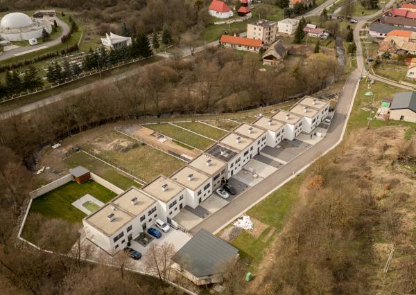 NA PREDAJ | Novostavby rodinných domov v radovej výstavbe – Ladzany (okres Krupina)