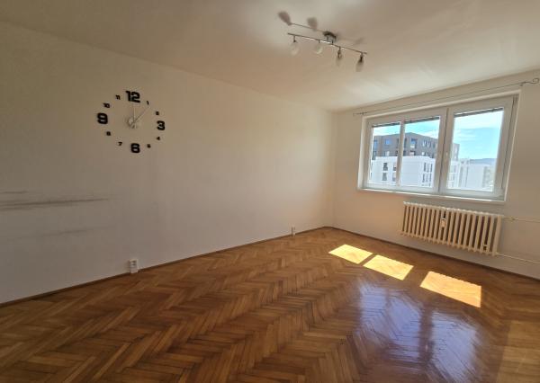 Exkluzívna ponuka! Ponúkam na prenájom 2.-izbový byt s balkónom v Poprade časť Západ ul. 29. Augusta