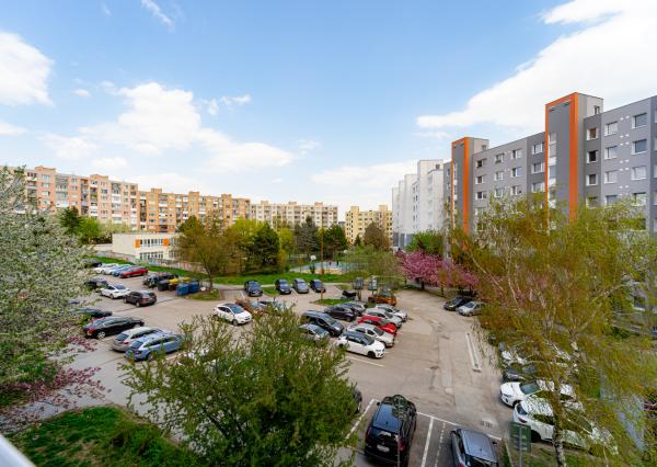 REZERVOVANÉ - Garzónka po čiastočnej rekonštrukcii s loggiou na ul. Húskova, sídl. KVP v Košiciach.