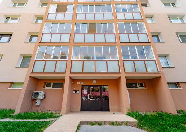 REZERVOVANÉ - Garzónka po čiastočnej rekonštrukcii s loggiou na ul. Húskova, sídl. KVP v Košiciach.