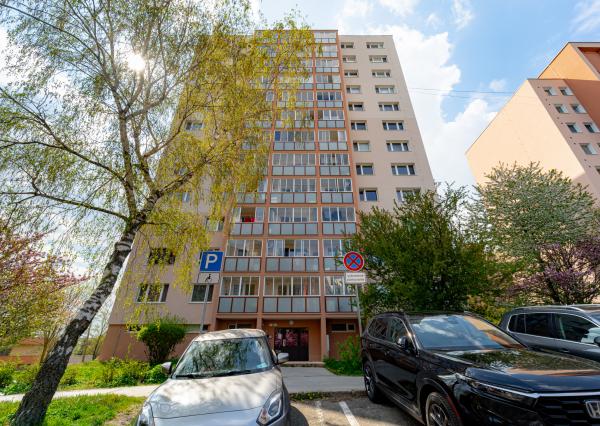 REZERVOVANÉ - Garzónka po čiastočnej rekonštrukcii s loggiou na ul. Húskova, sídl. KVP v Košiciach.