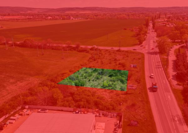 PREDAJ, INVESTIČNÝ POZEMOK 1 440 m², LEOPOLDOV, ŤAH D1 → HLOHOVEC