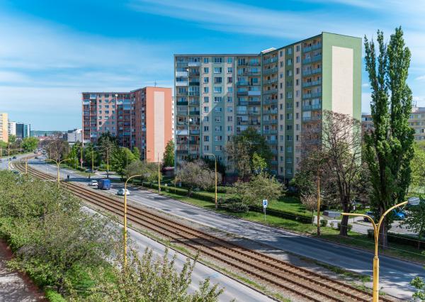 Na prenájom priestranný 2,5-izbový byt s loggiou – Južná trieda, Košice (Juh)