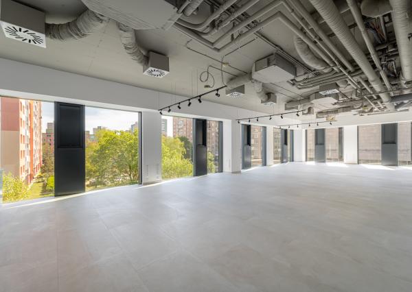 Moderný nebytový priestor open space o veľkosti 124,76 m2 v DUETT Business Residence na prenájom.