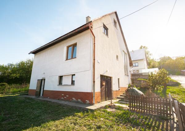 NA PREDAJ | Rodinný dom s potenciálom v obci Podhorie, okres Banská Štiavnica
