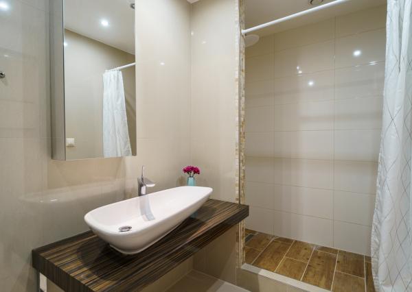 Na predaj 4-izbový zariadený byt (84,14 m²) so záhradou/pozemkom a parkovaním pri jazere
