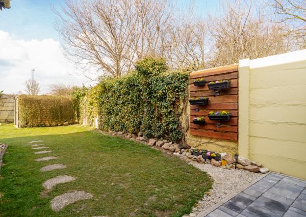 Na predaj 4-izbový zariadený byt (84,14 m²) so záhradou/ pozemkom a parkovaním pri jazere